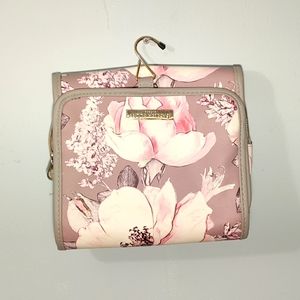 Isabella Scott Makeup Bag w/handle hook